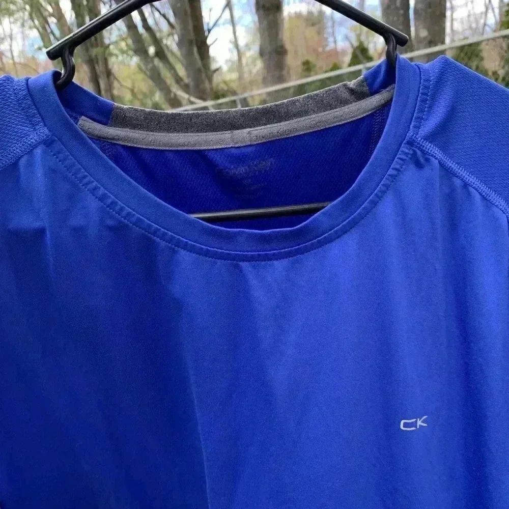 Calvin Klein Mens Short Sleeve Dry Fit Shirt - Picture 2 of 3